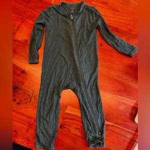 Kyte baby 12-18 zip romper green